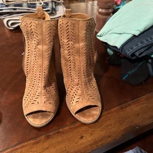 Suede boots